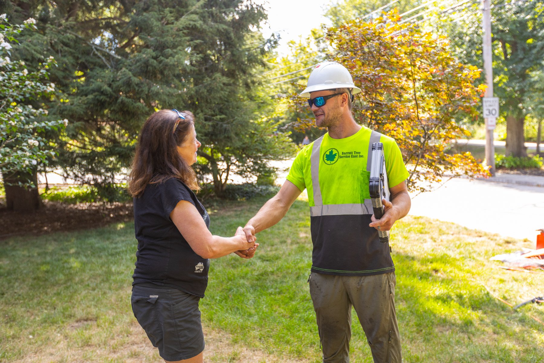 barrett-tree-service-tree-crew-leader-customer-property-inspection-day2-078