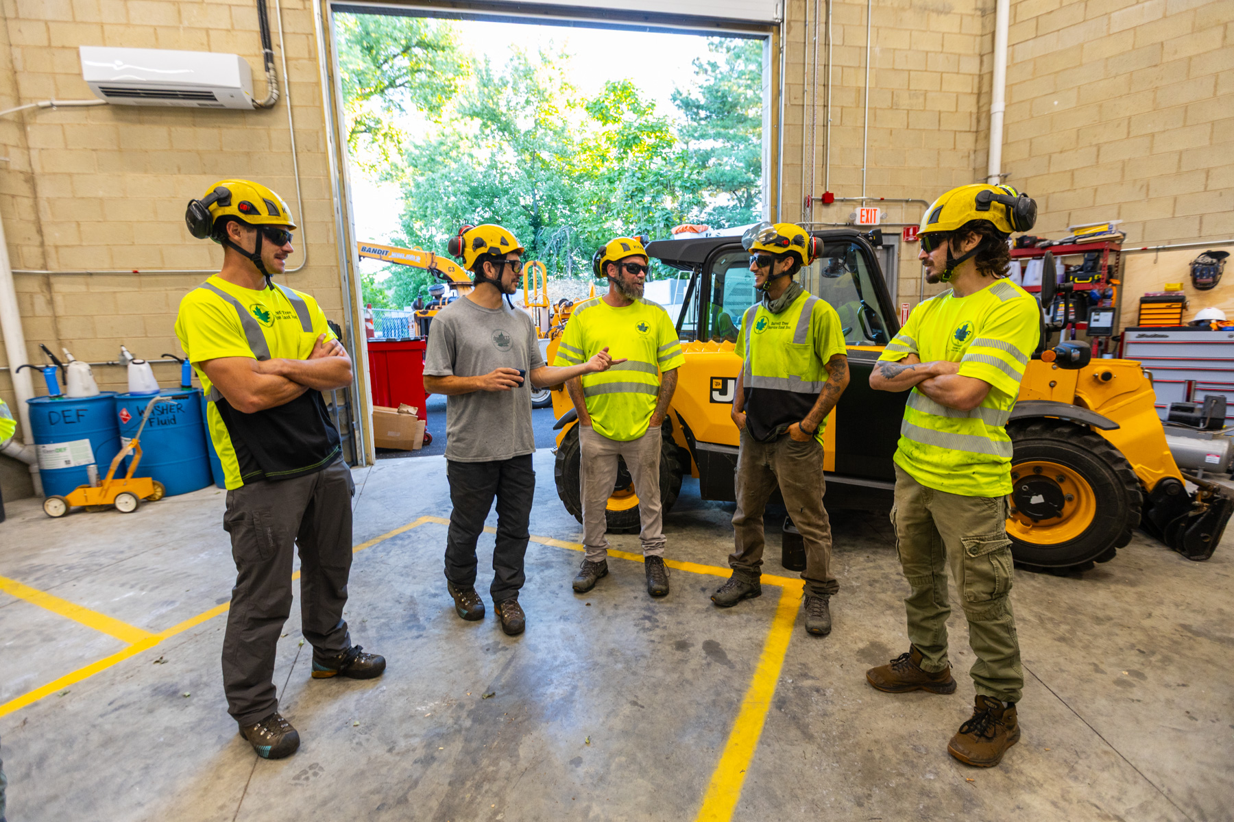 barrett-tree-service-tree-care-crew-shop-safety-meeting-manager-day2-009