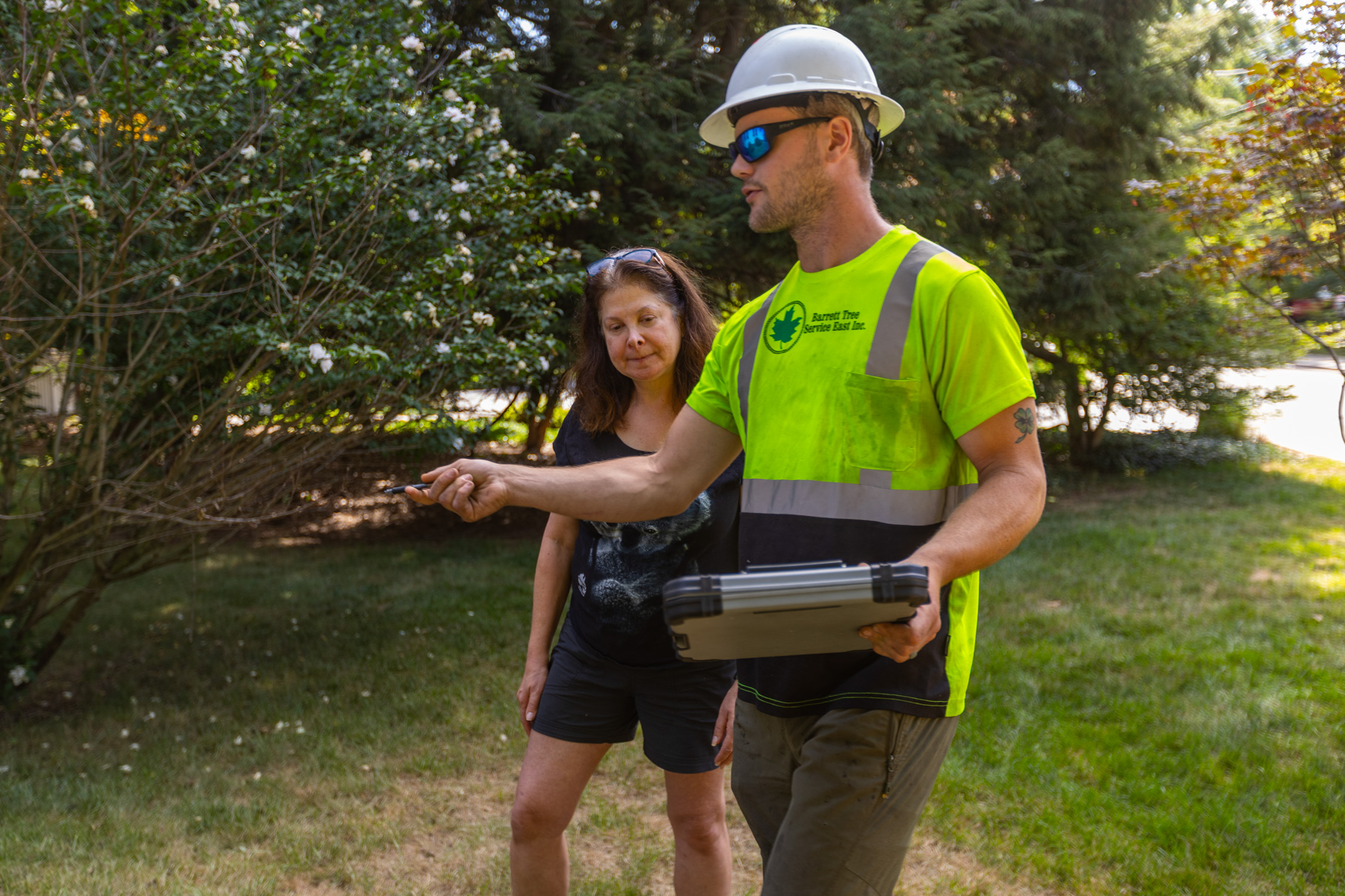 barrett-tree-service-tree-crew-leader-customer-property-inspection-day2-080