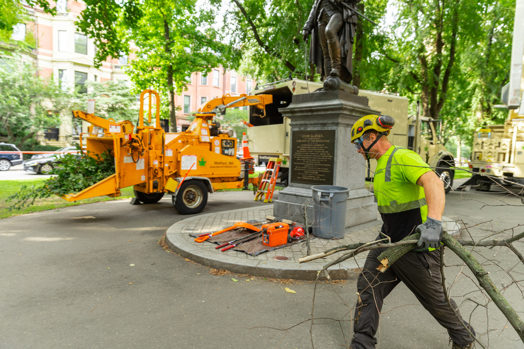 barrett-tree-service-tree-service-groundsman-moving-limbs-to-chipper-day3-070